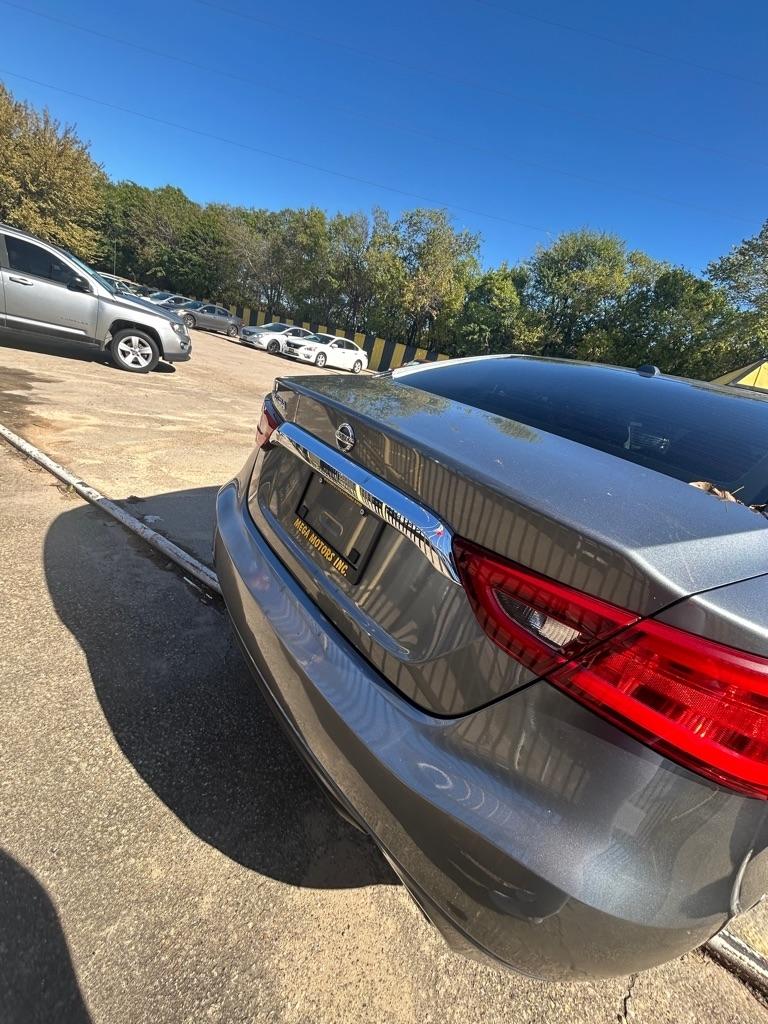 Nissan Maxima  2016