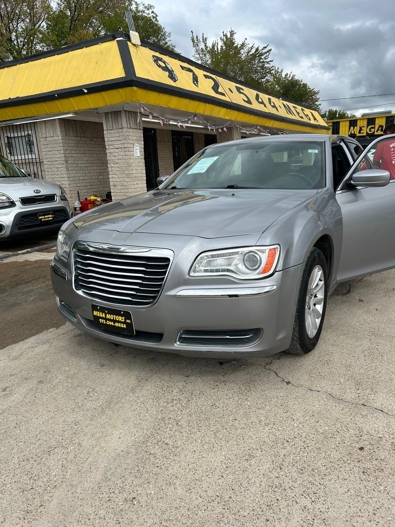 Chrysler 300  2011