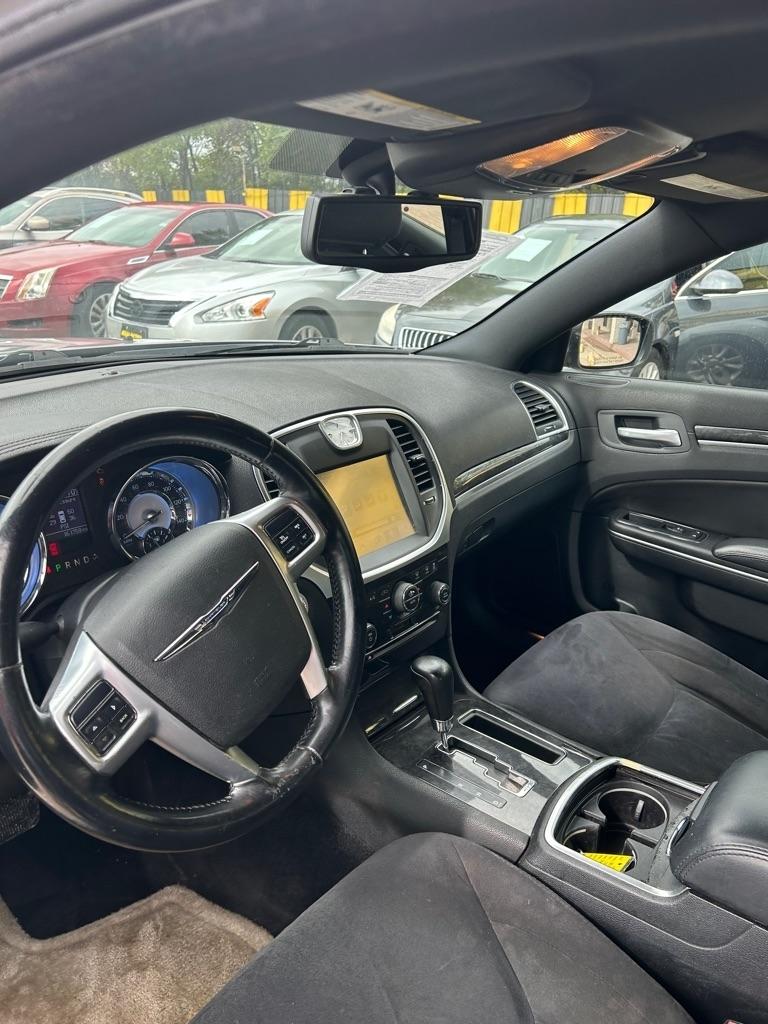 Chrysler 300  2011
