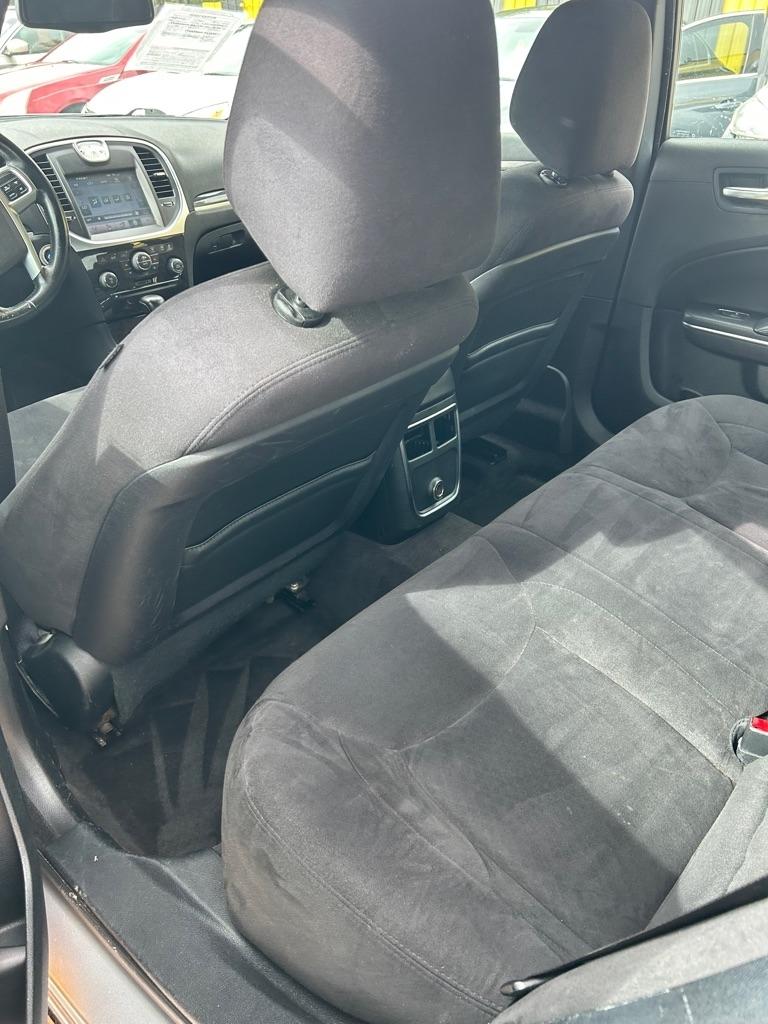 Chrysler 300  2011