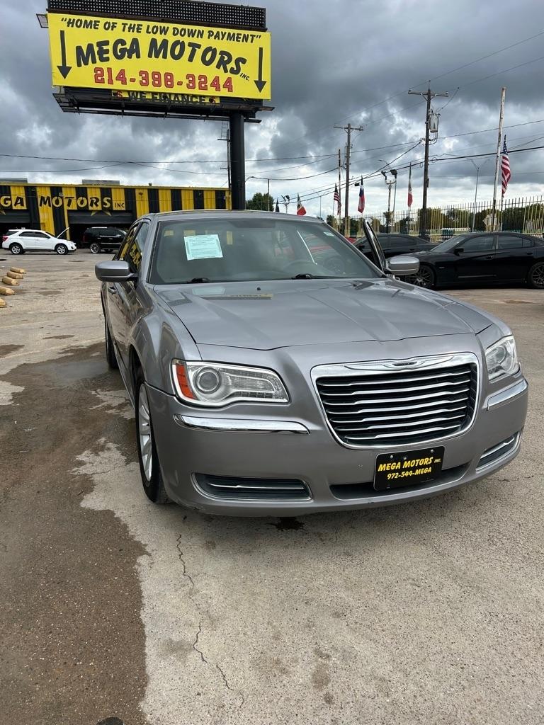 Chrysler 300  2011