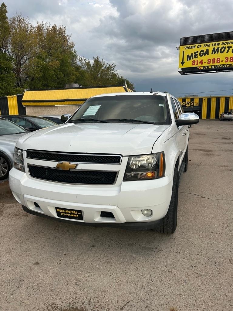 Chevrolet Suburban  2008