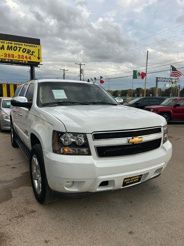 Chevrolet Suburban  2008