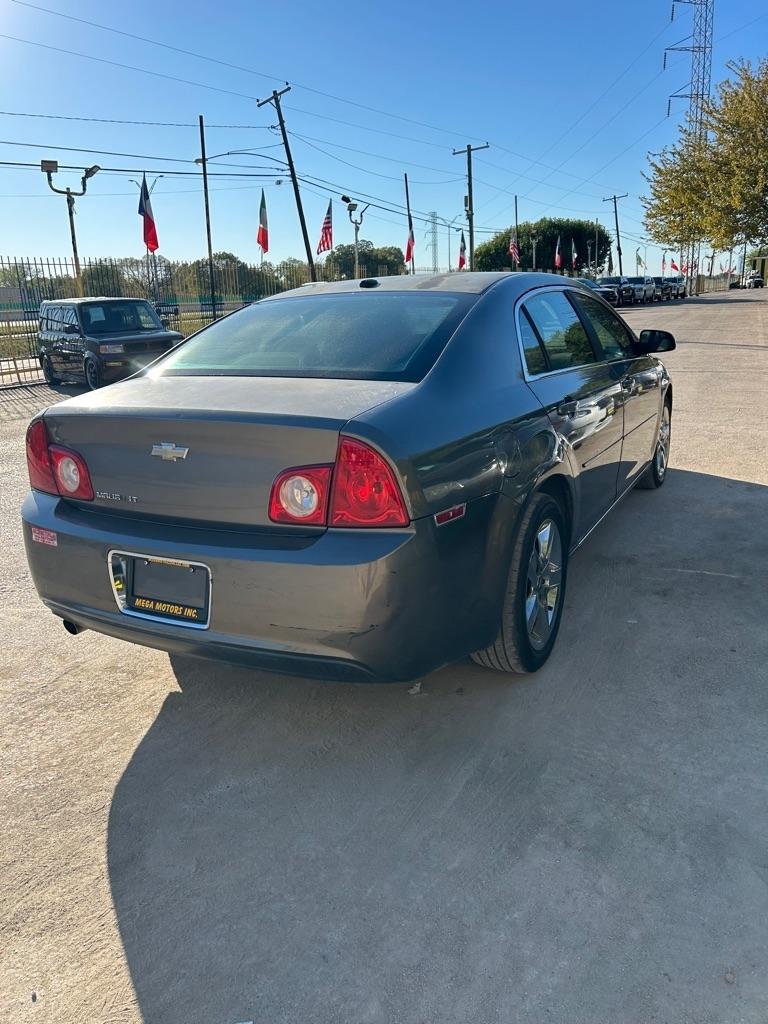 Chevrolet Malibu  2010