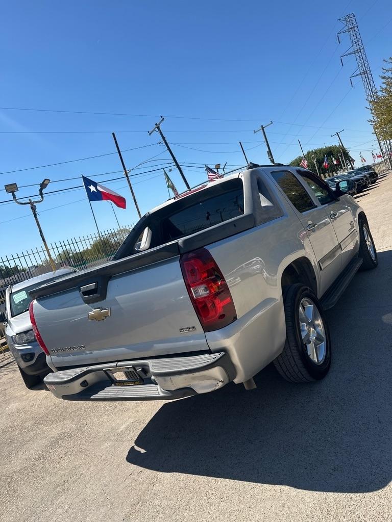Chevrolet Avalanche  2011