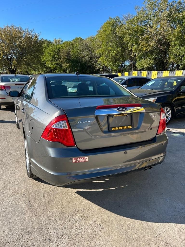 Ford Fusion  2011
