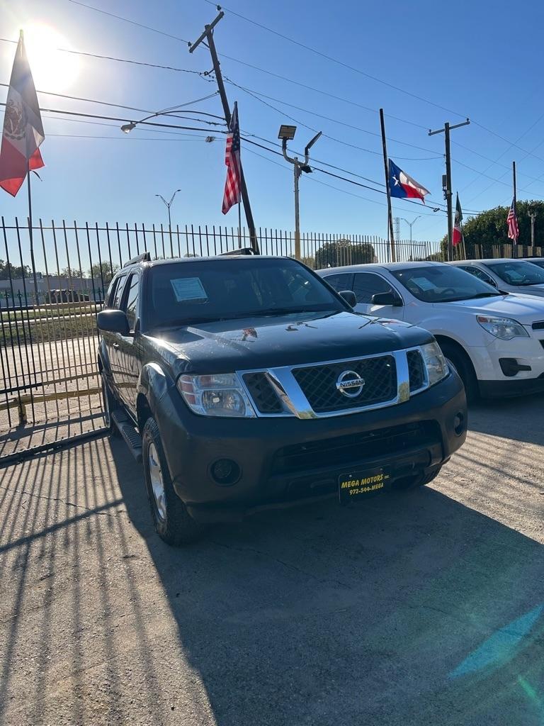 Nissan Pathfinder  2011