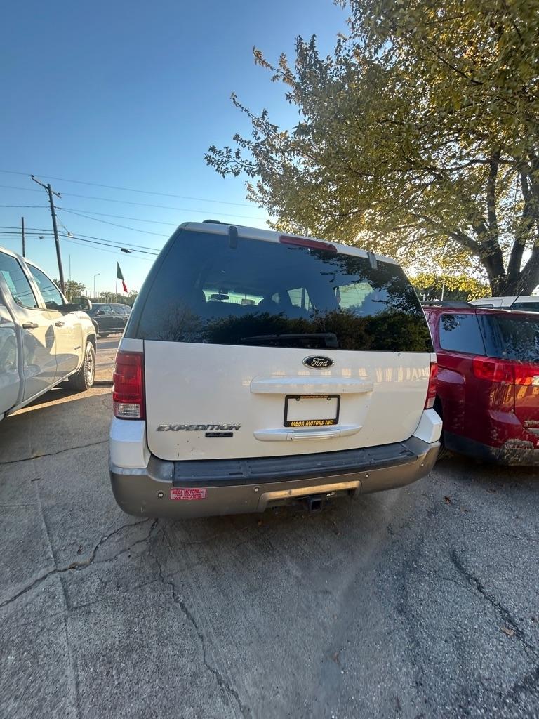 Ford Expedition  2004