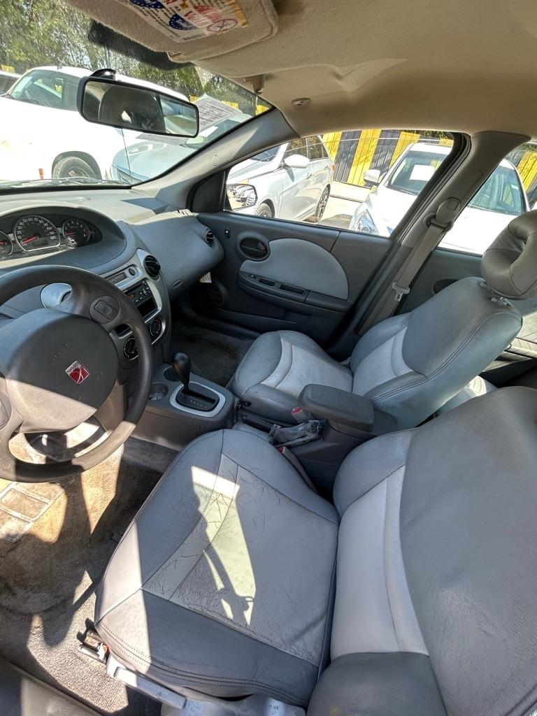 Saturn ION  2004