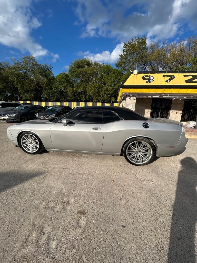 Dodge Challenger  2010