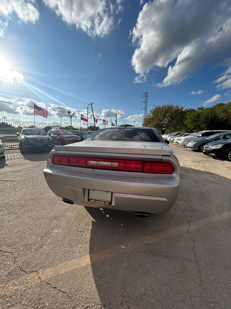 Dodge Challenger  2010