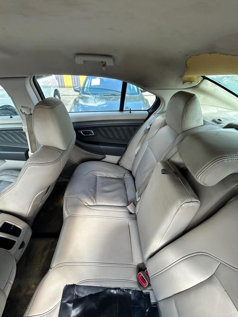Ford Taurus  2011