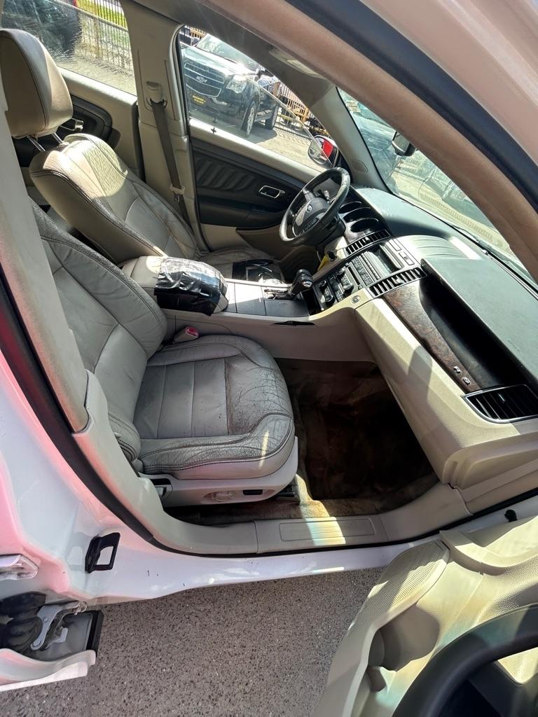 Ford Taurus  2011