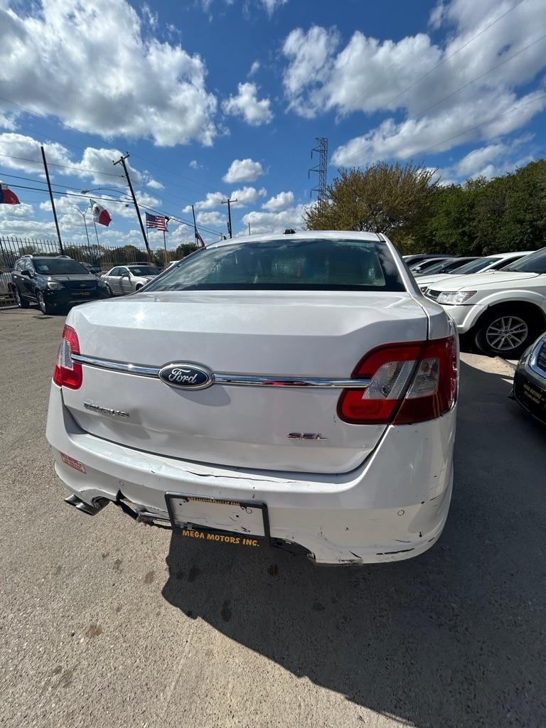 Ford Taurus  2011