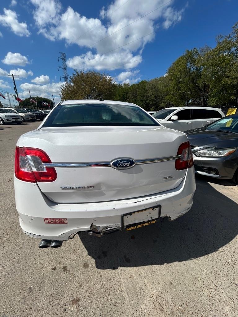 Ford Taurus  2011