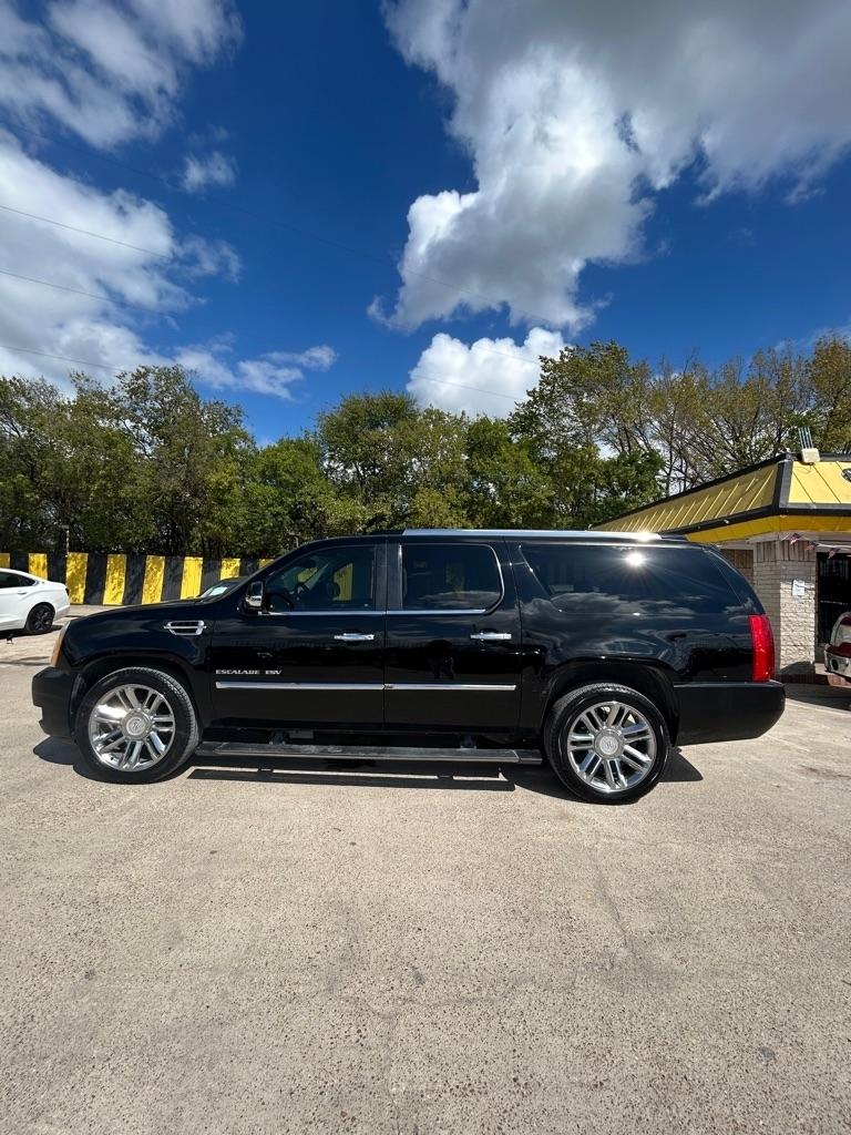 Cadillac Escalade  2013