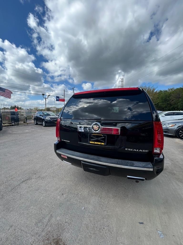 Cadillac Escalade  2013