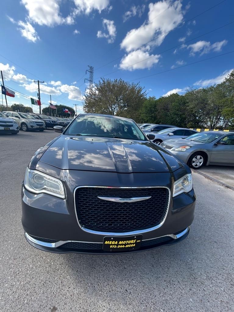 Chrysler 300  2016