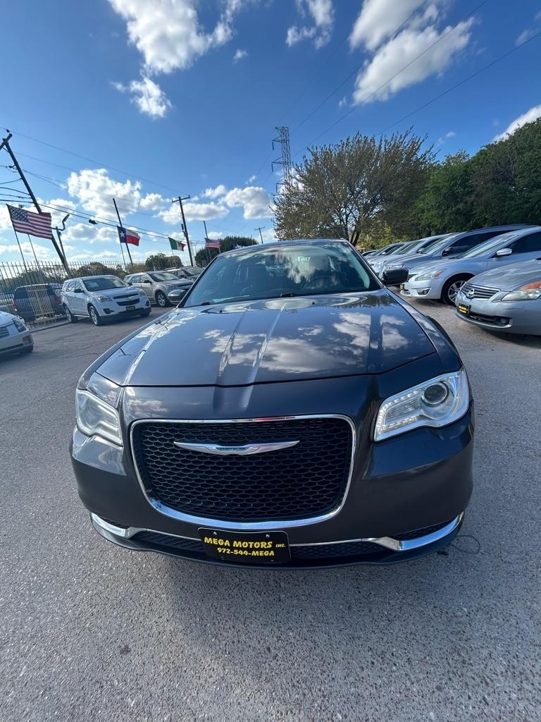 Chrysler 300  2016
