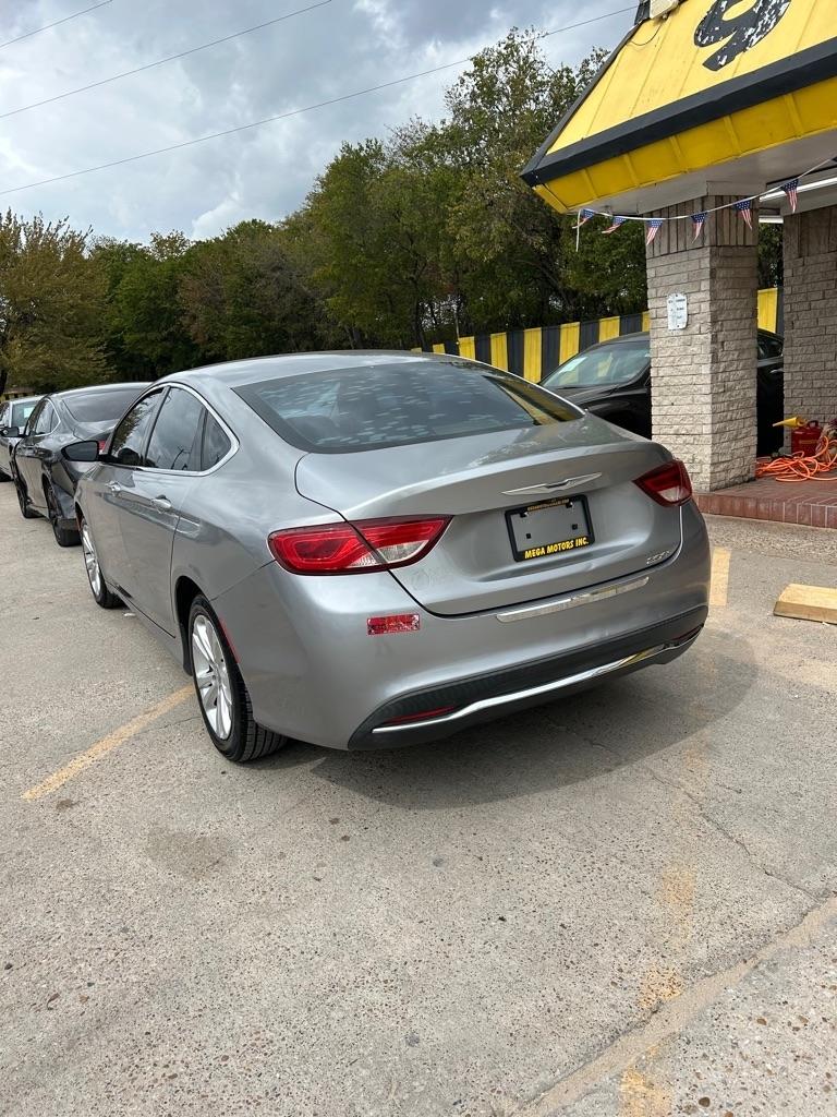 Chrysler 200  2015