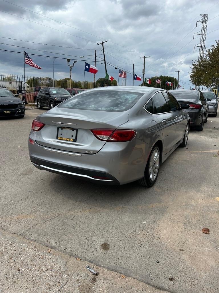 Chrysler 200  2015