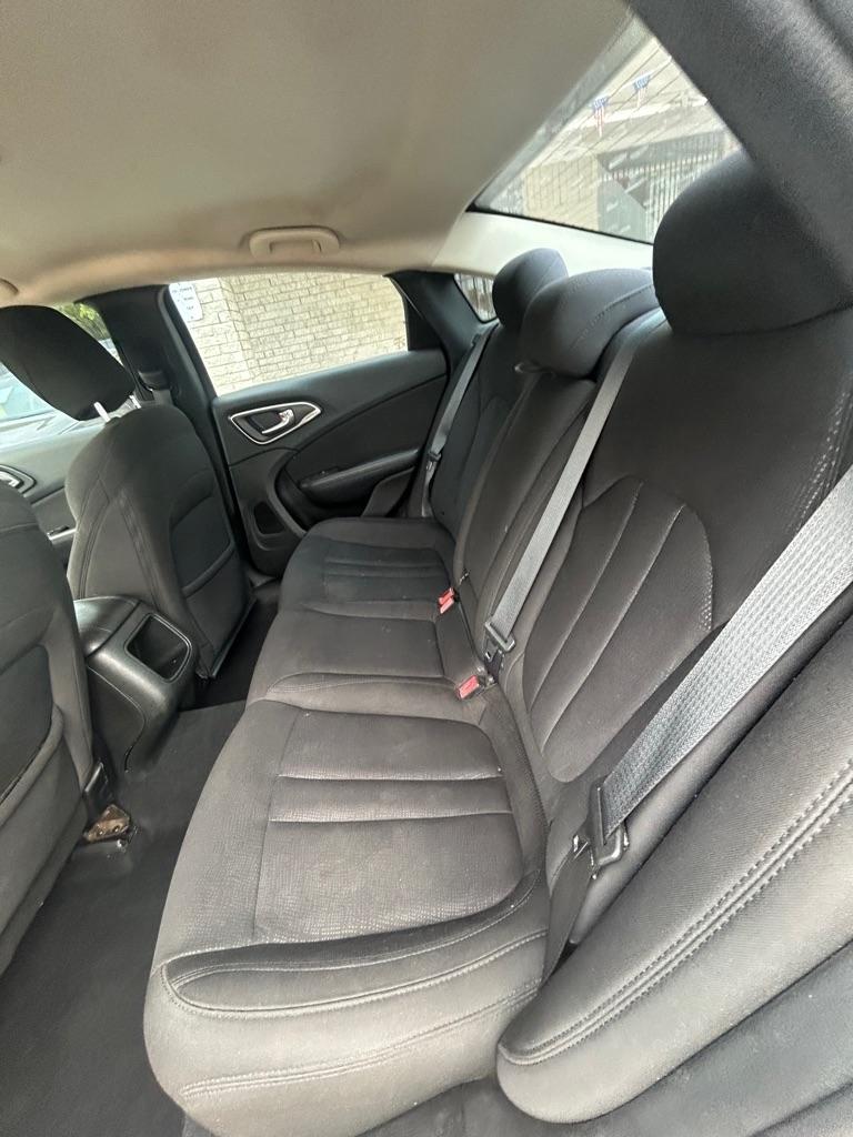 Chrysler 200  2015