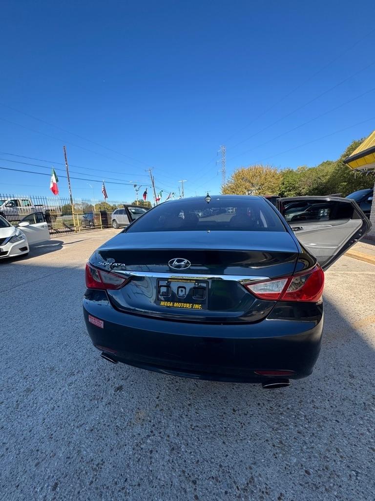 Hyundai Sonata  2012