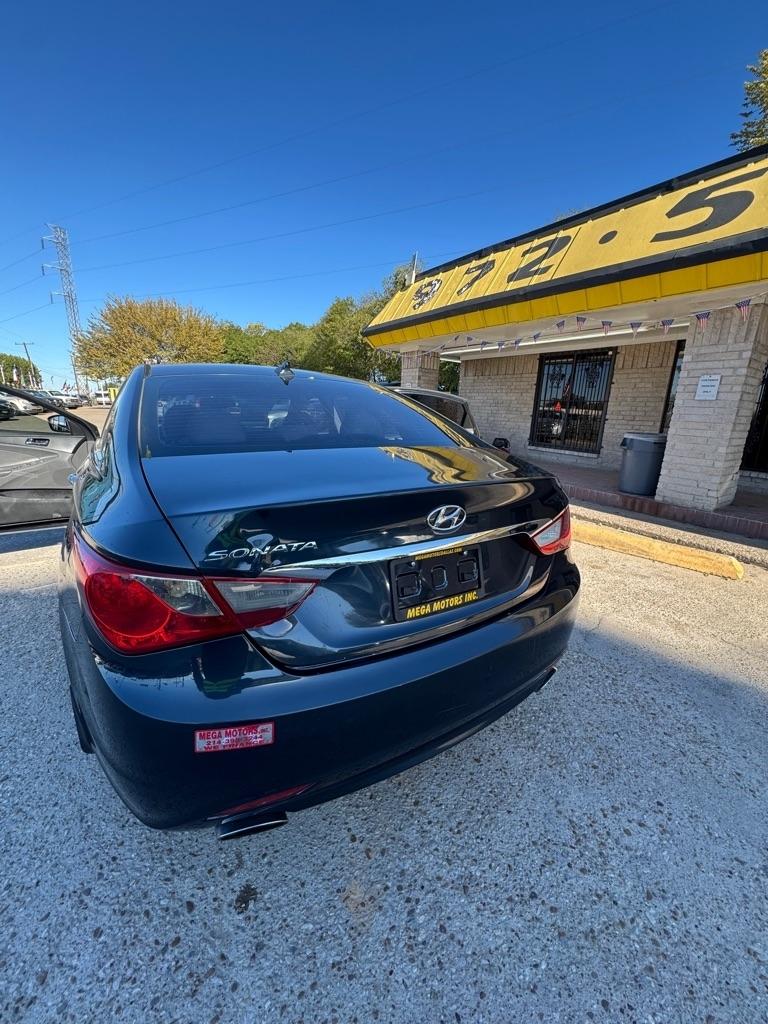 Hyundai Sonata  2012