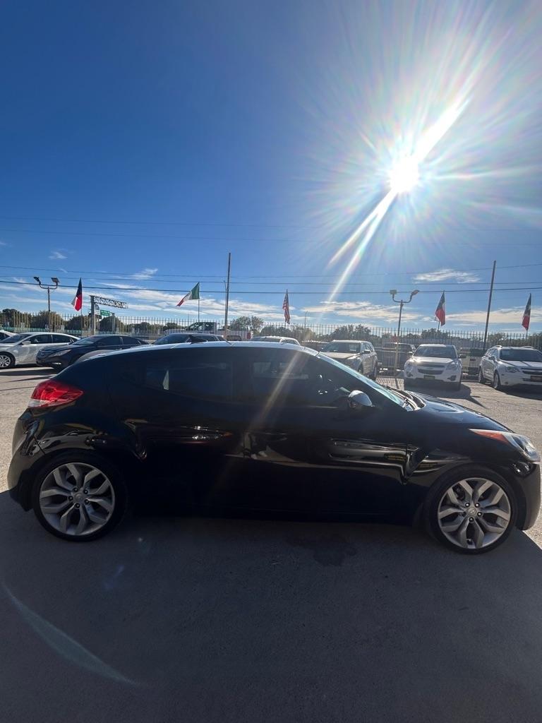 Hyundai Veloster  2012