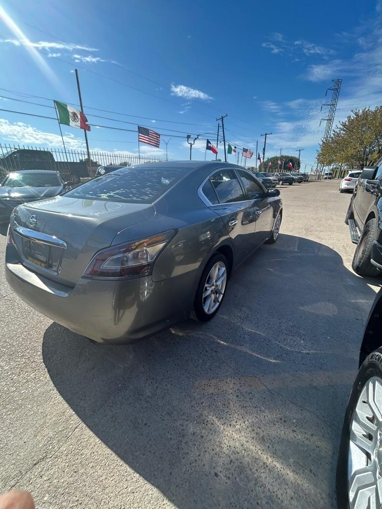 Nissan Maxima  2014