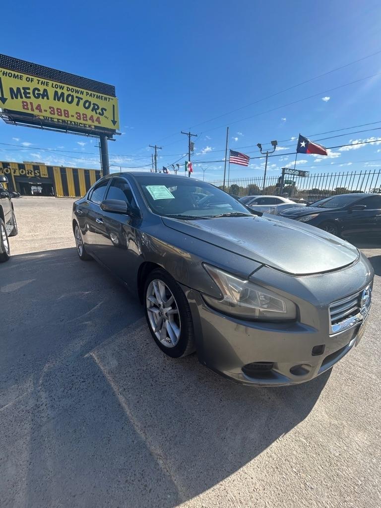 Nissan Maxima  2014