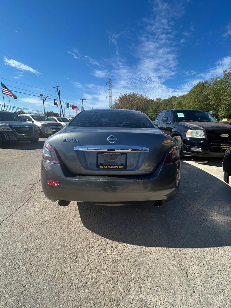 Nissan Maxima  2014