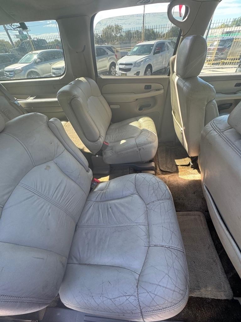 Chevrolet Suburban  2001