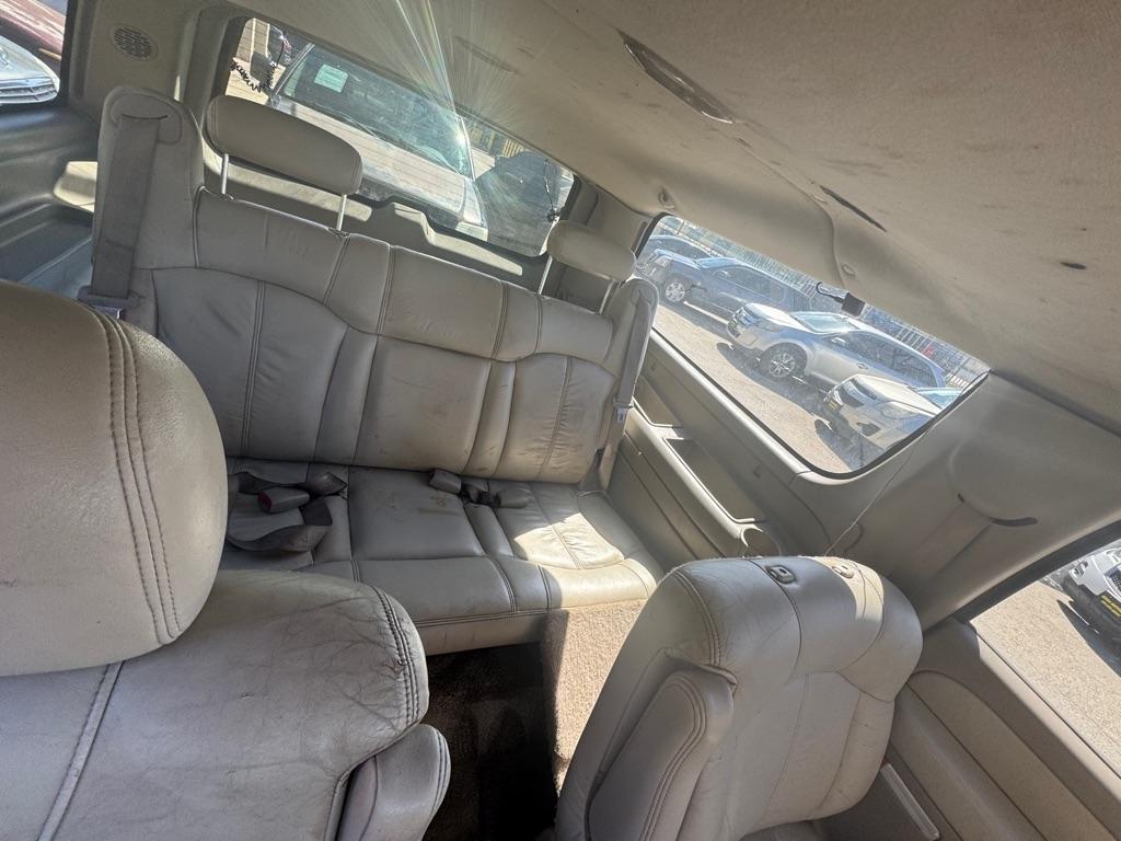 Chevrolet Suburban  2001