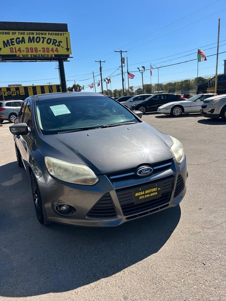 Ford Focus  2012