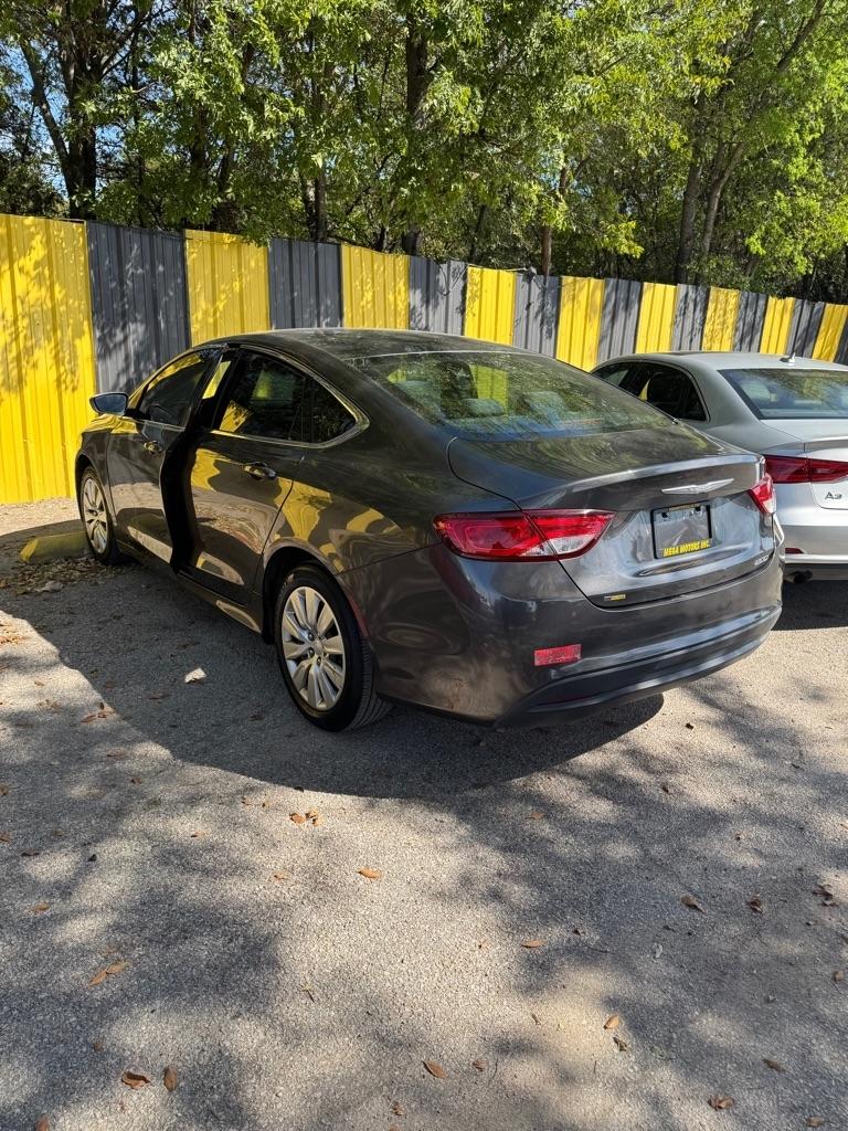 Chrysler 200  2016
