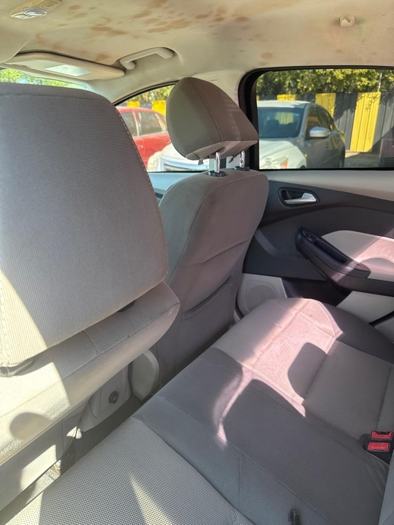 Ford Focus  2012