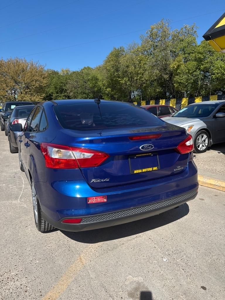 Ford Focus  2012