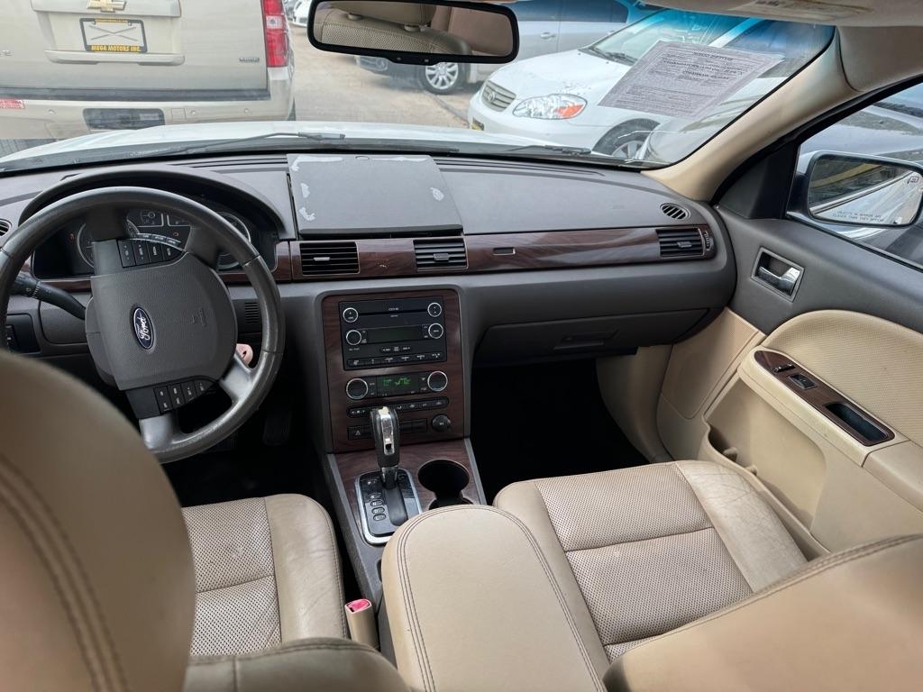 Ford Taurus  2008