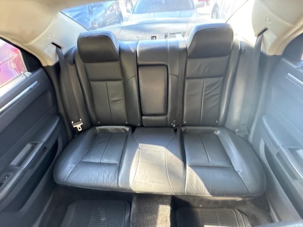 Chrysler 300  2010