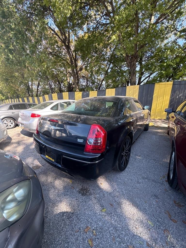 Chrysler 300  2010