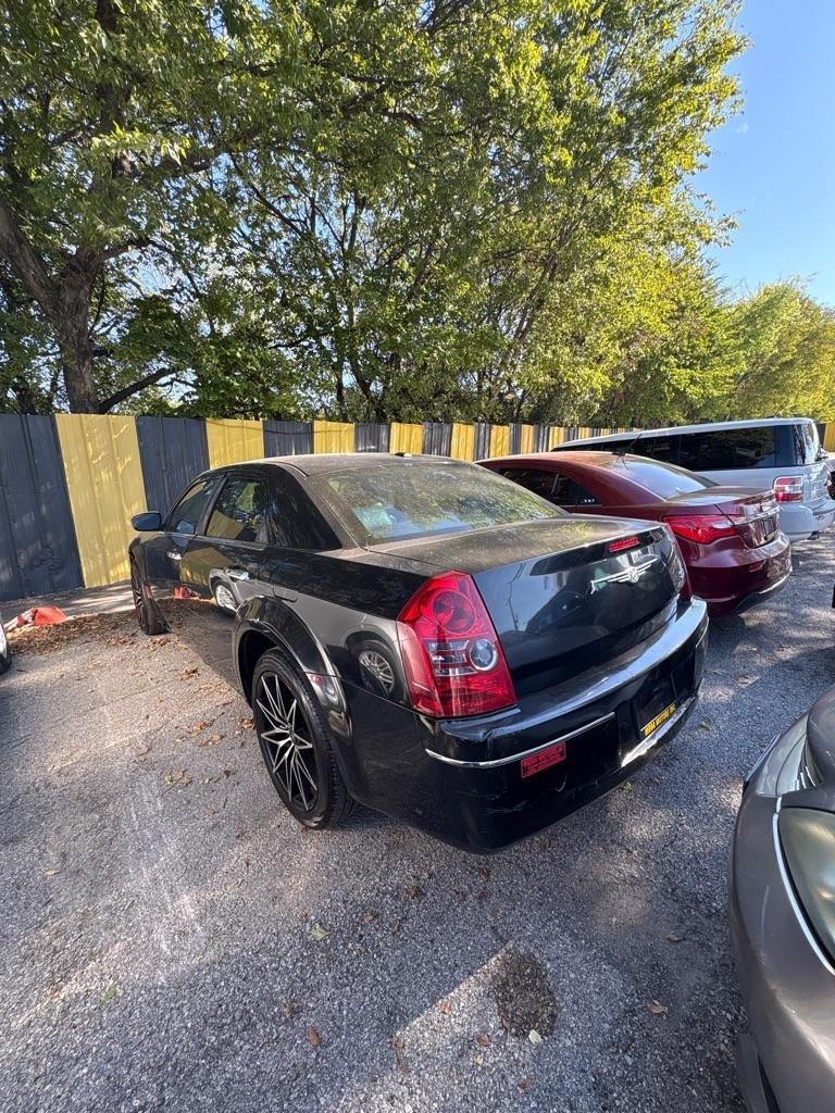 Chrysler 300  2010
