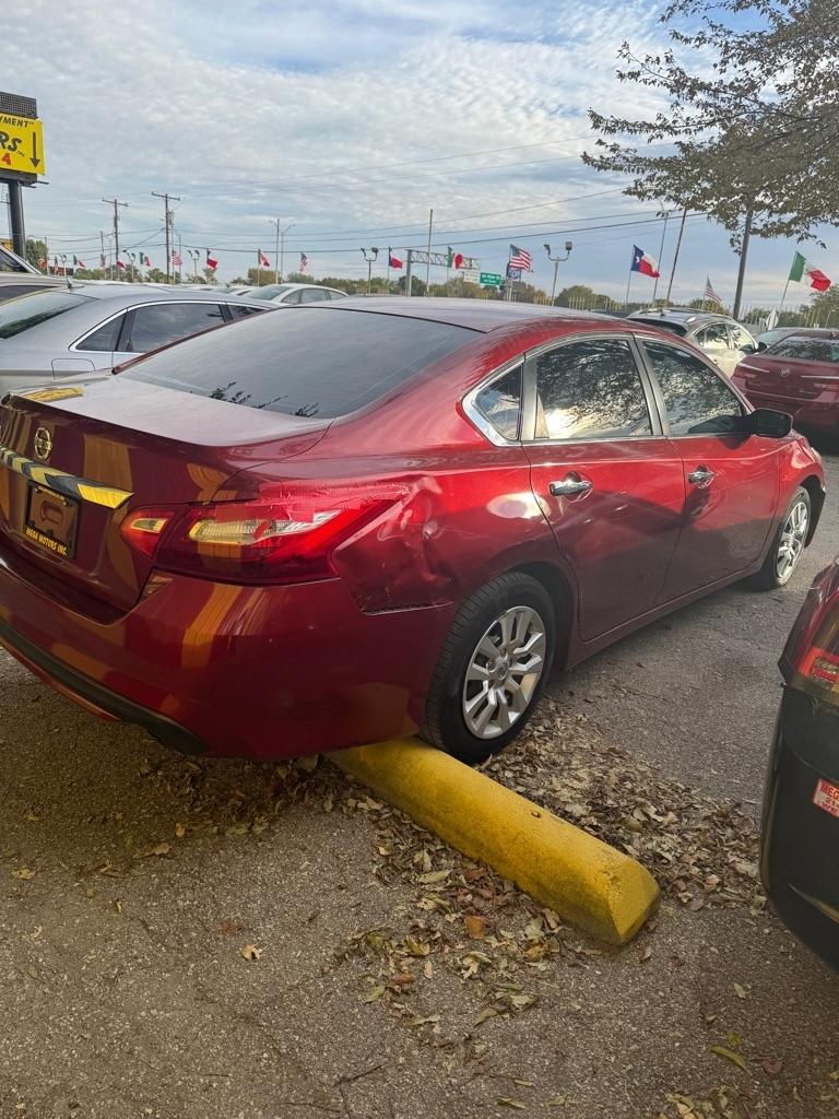 Nissan Altima  2016