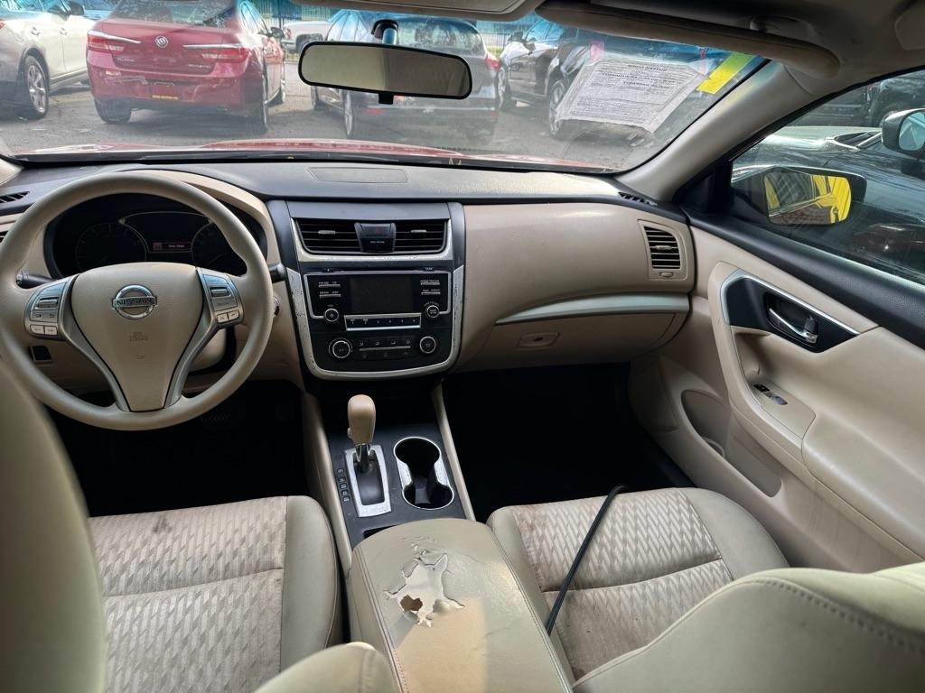 Nissan Altima  2016