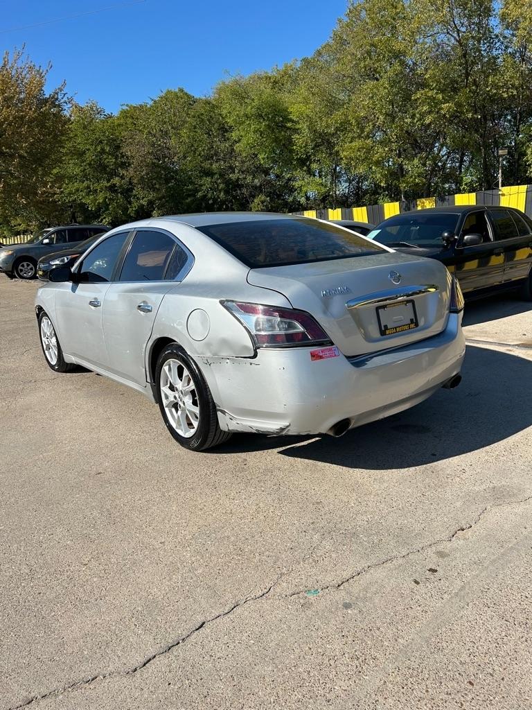Nissan Maxima  2013
