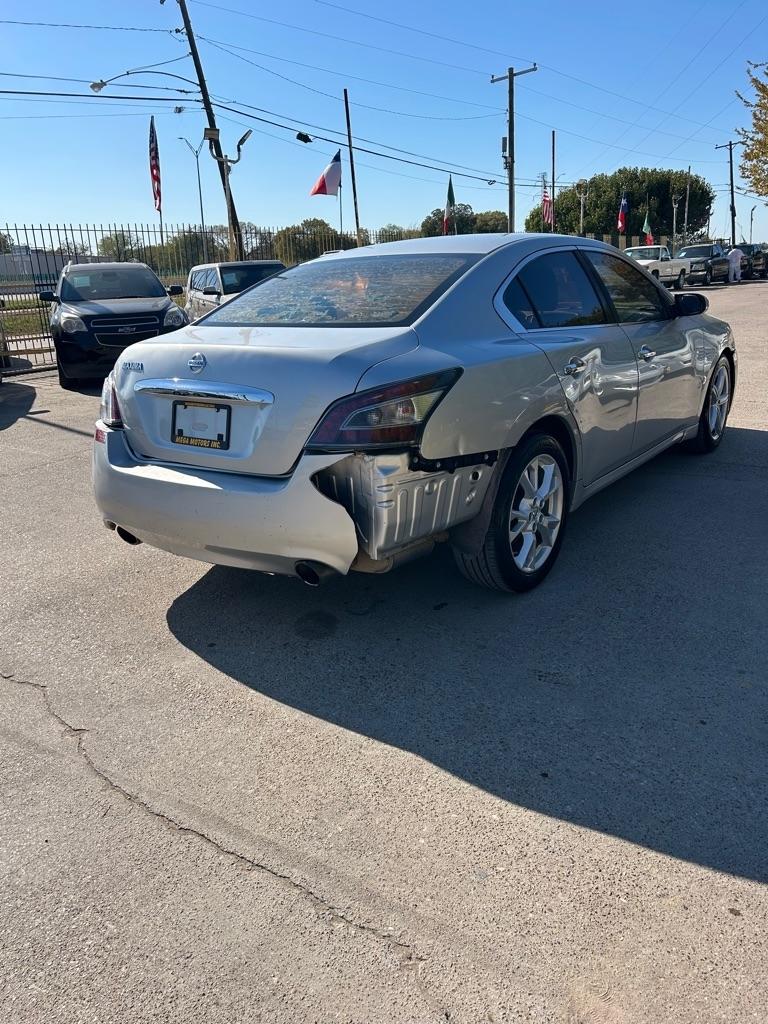 Nissan Maxima  2013