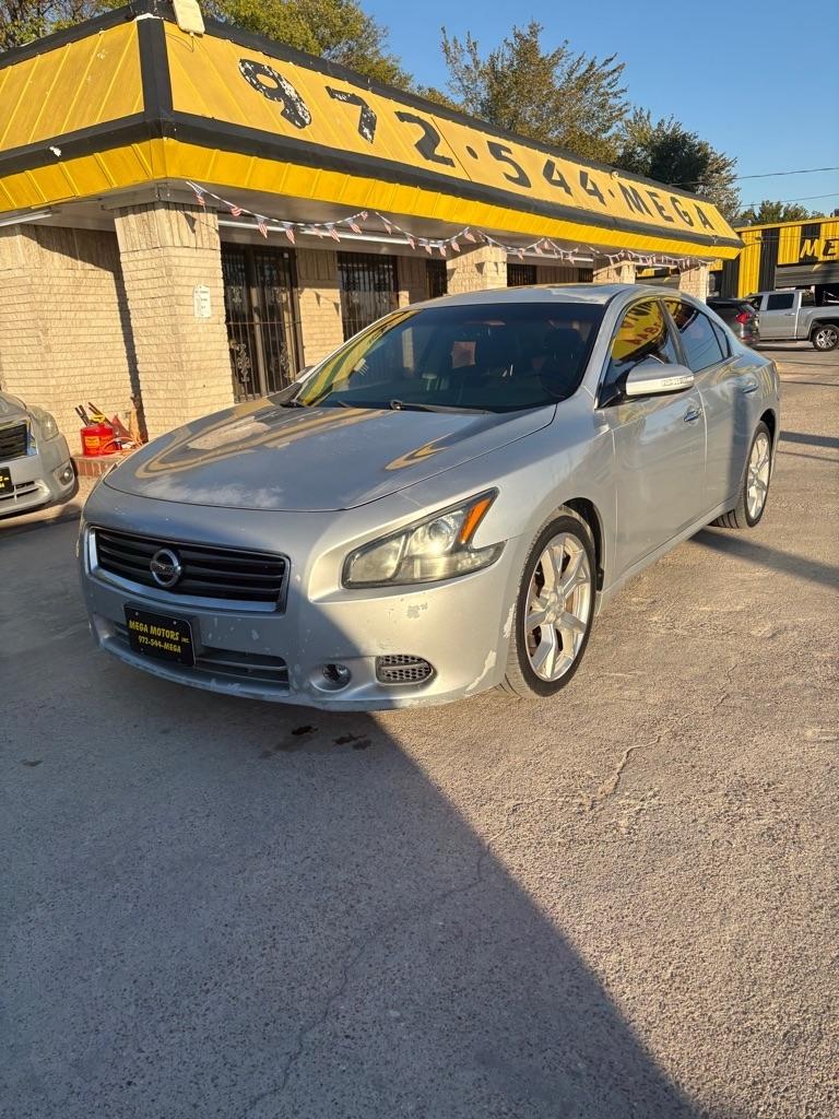 Nissan Maxima  2012