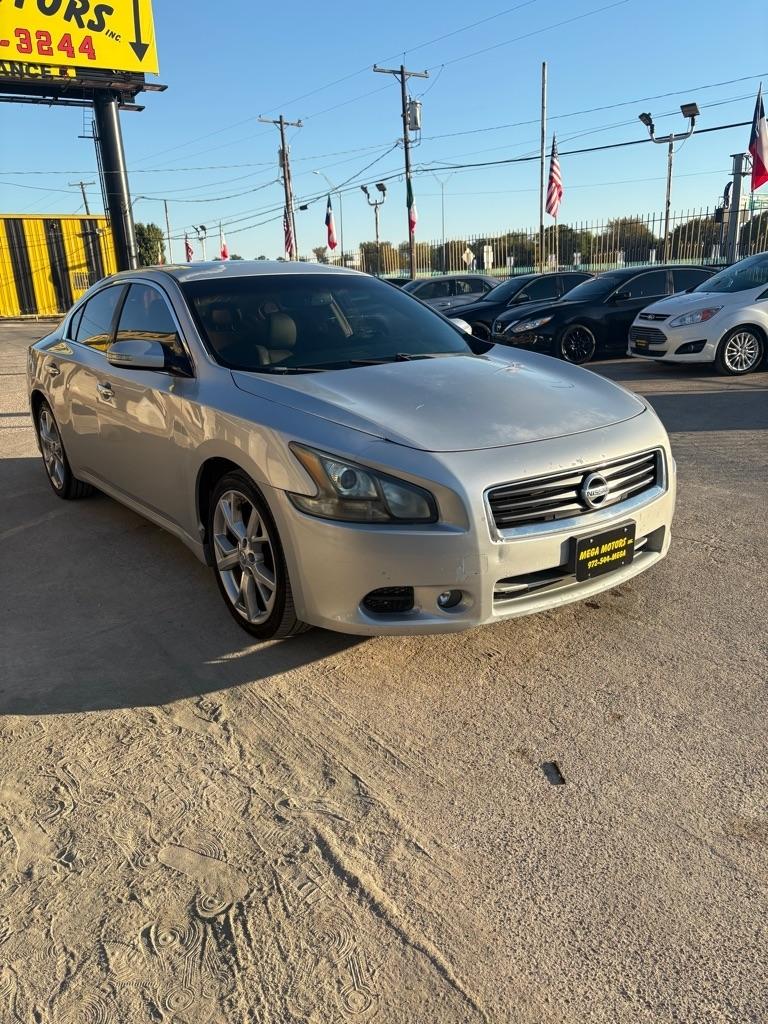 Nissan Maxima  2012