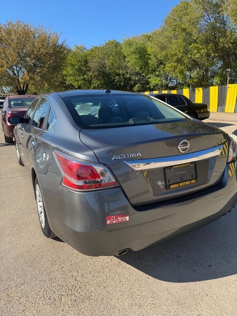 Nissan Altima  2015
