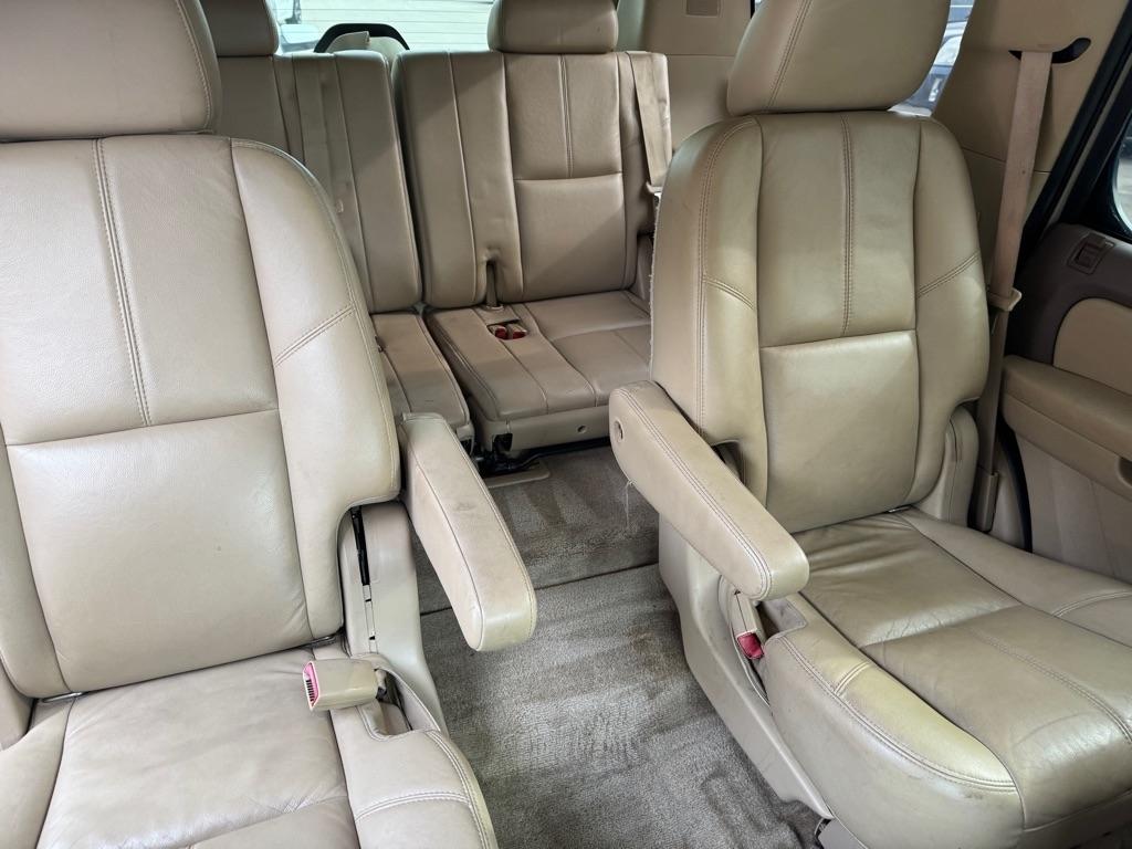 Chevrolet Tahoe  2011